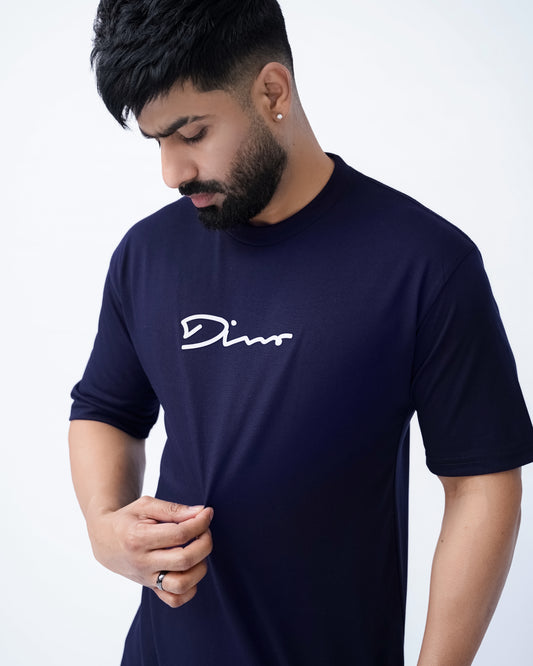 Drop-shoulder front logo t shirt